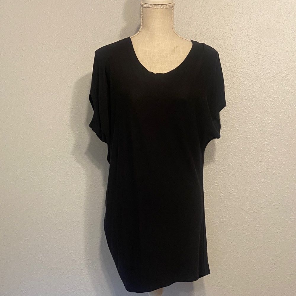 Athleta Black Threadlight Asymmetrical Short Sleeve Lightweight Top Size Medium